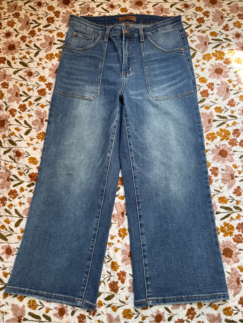 Judy Blue Medium Blue Wide Leg Jeans with Front Patch Pockets